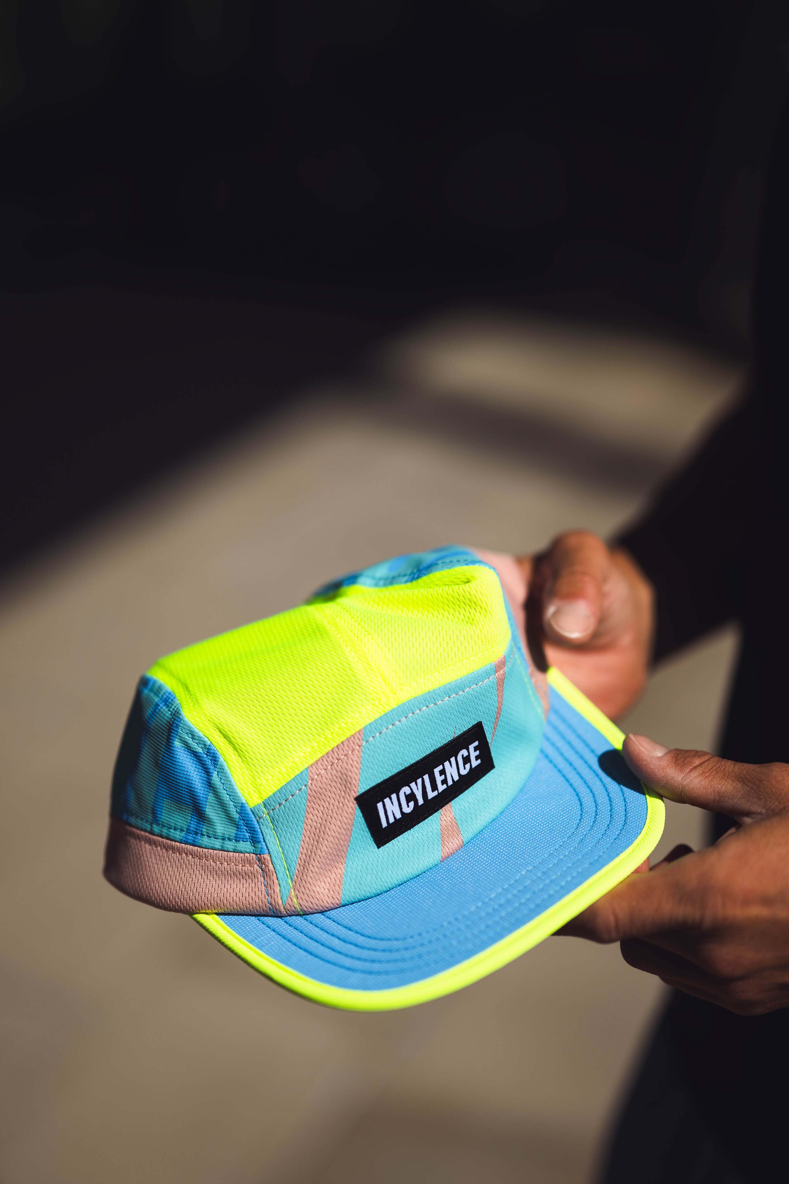 INCYLENCE RUNNING CAP ELECTRIC THUNDER