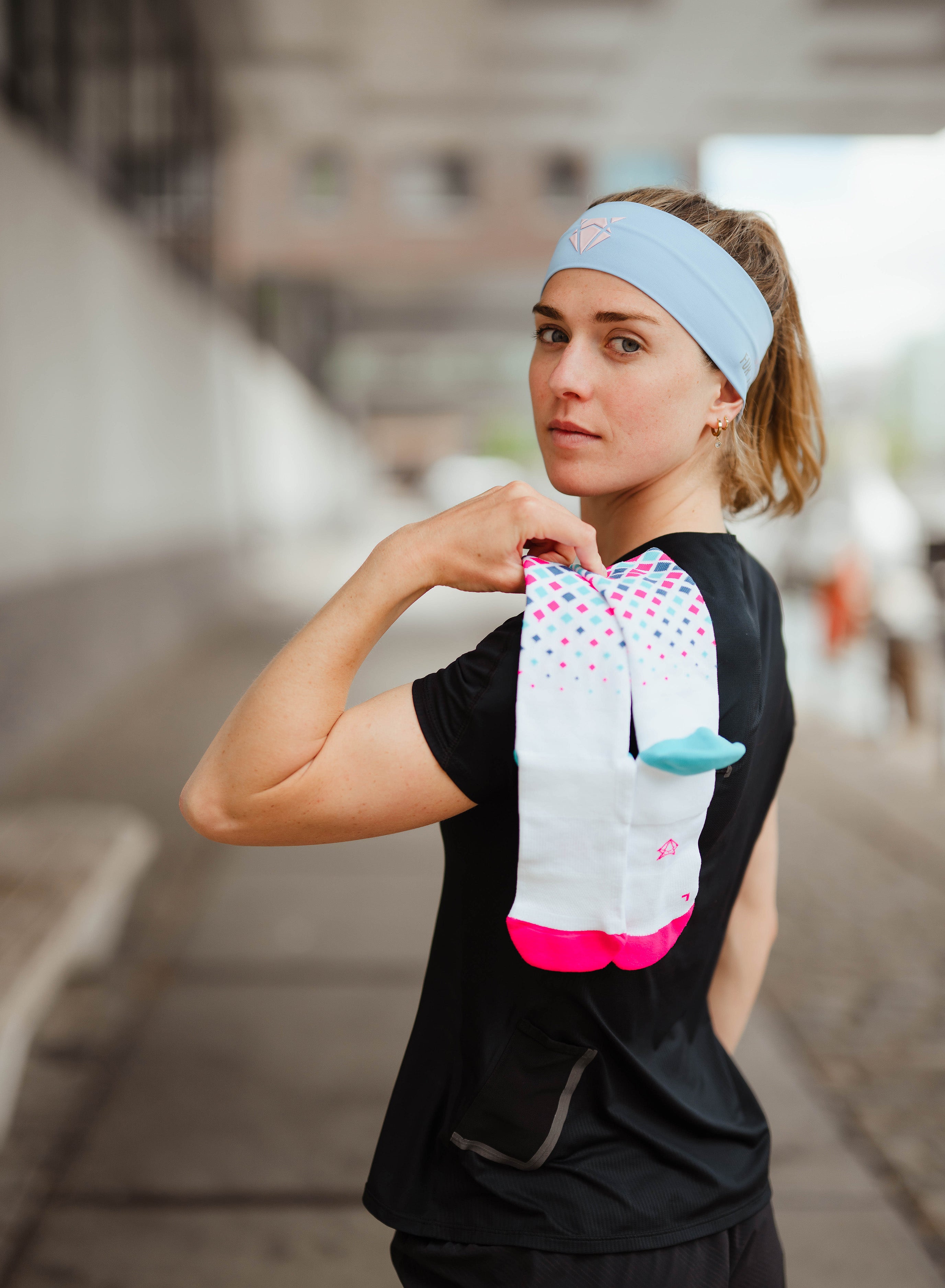 INCYLENCE RUNNING CRYSTALS WHITE PINK CYAN