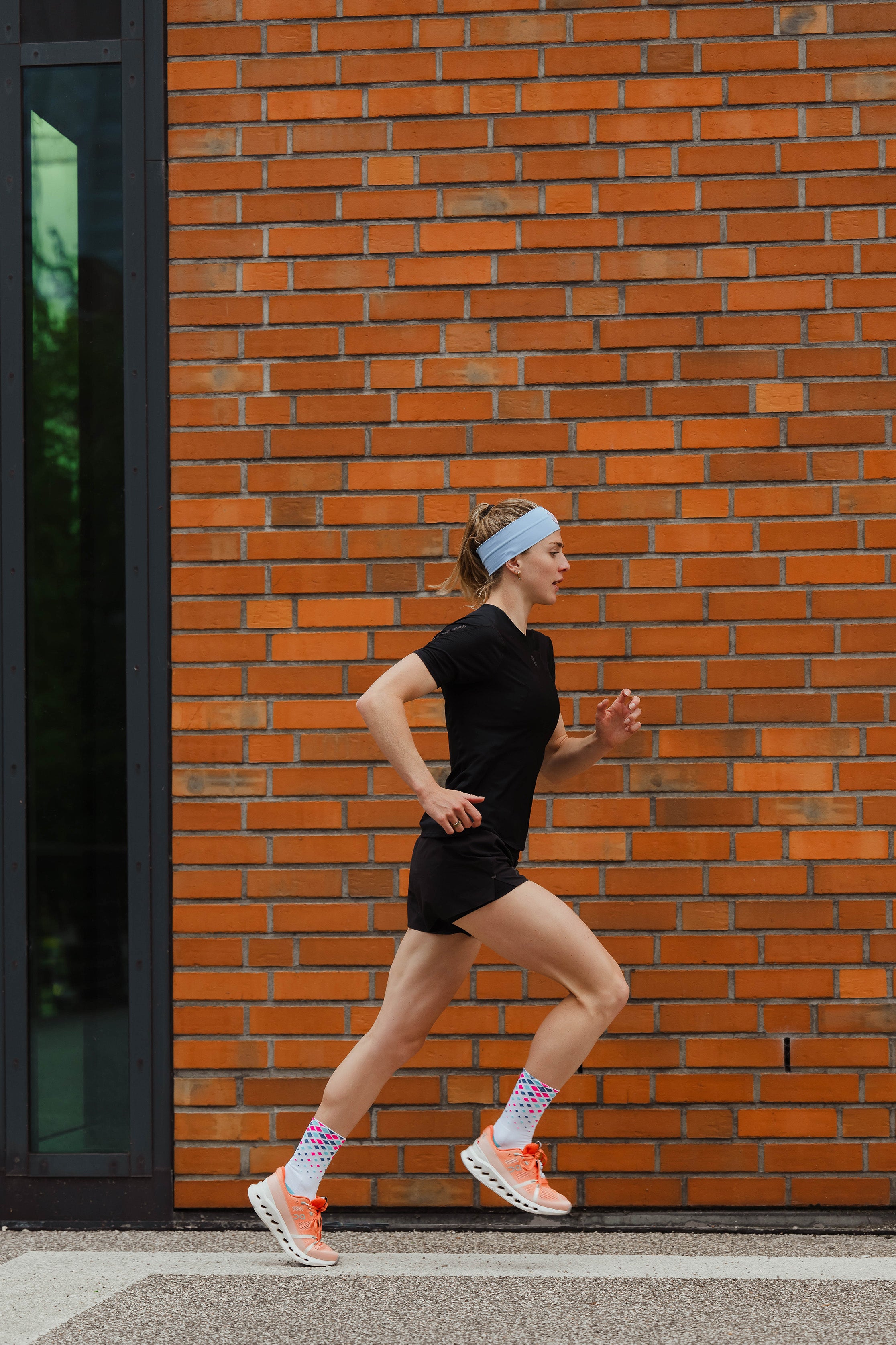 INCYLENCE RUNNING CRYSTALS WHITE PINK CYAN