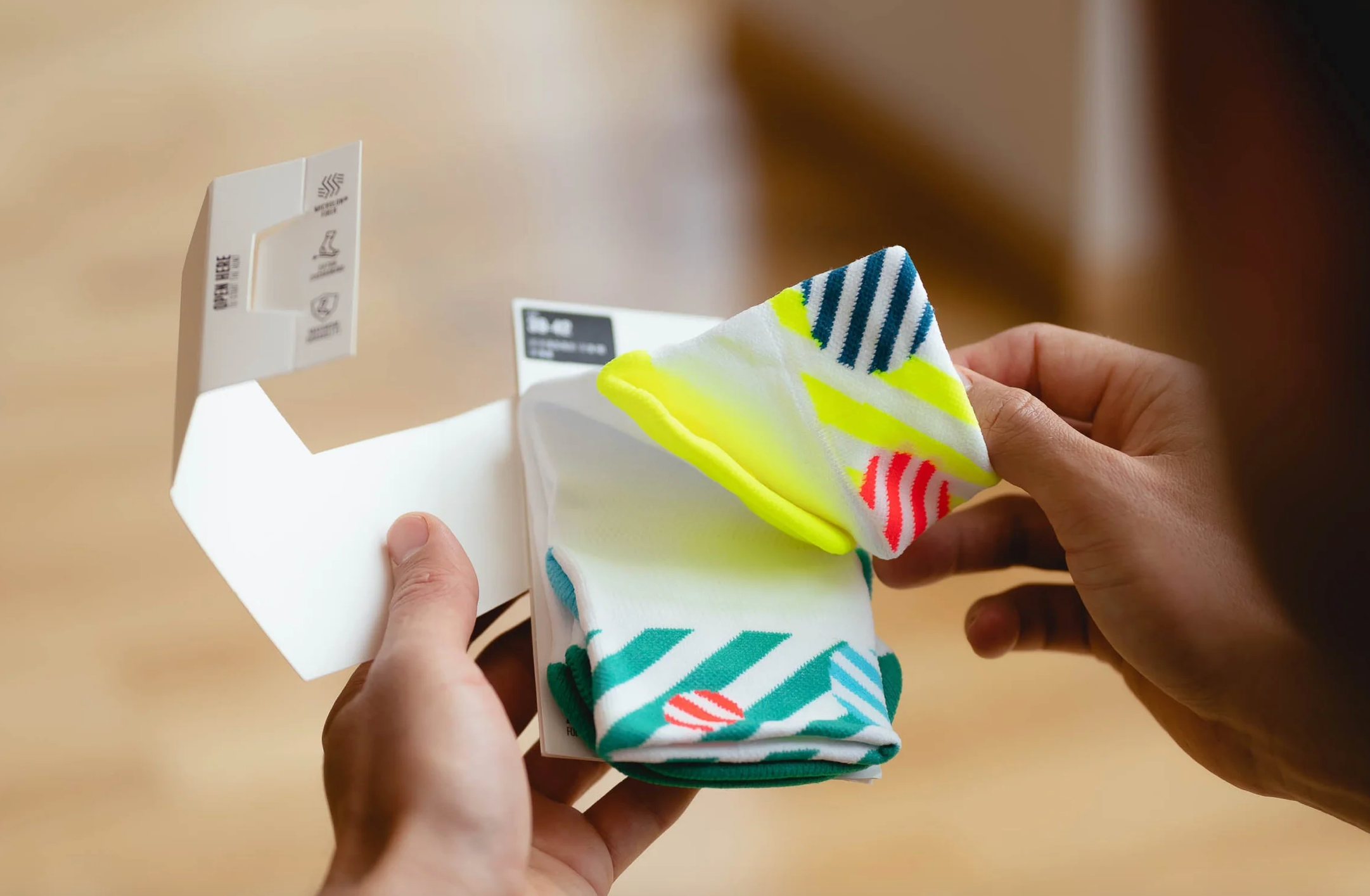 INCYLENCE RUNNING GLOBES SHORT GREEN CANARY