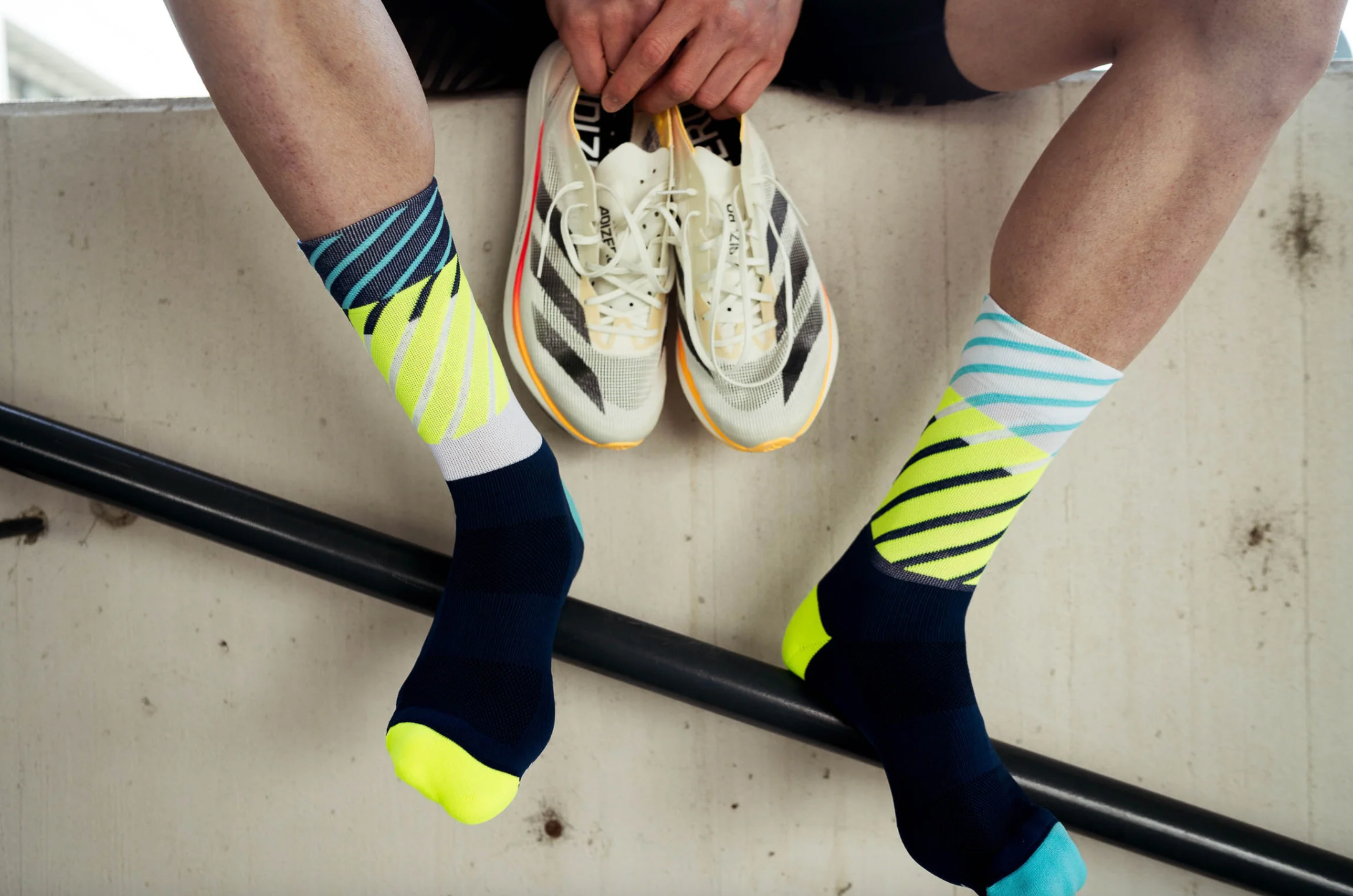 INCYLENCE RUNNING DIAGONALS NAVY CANARY