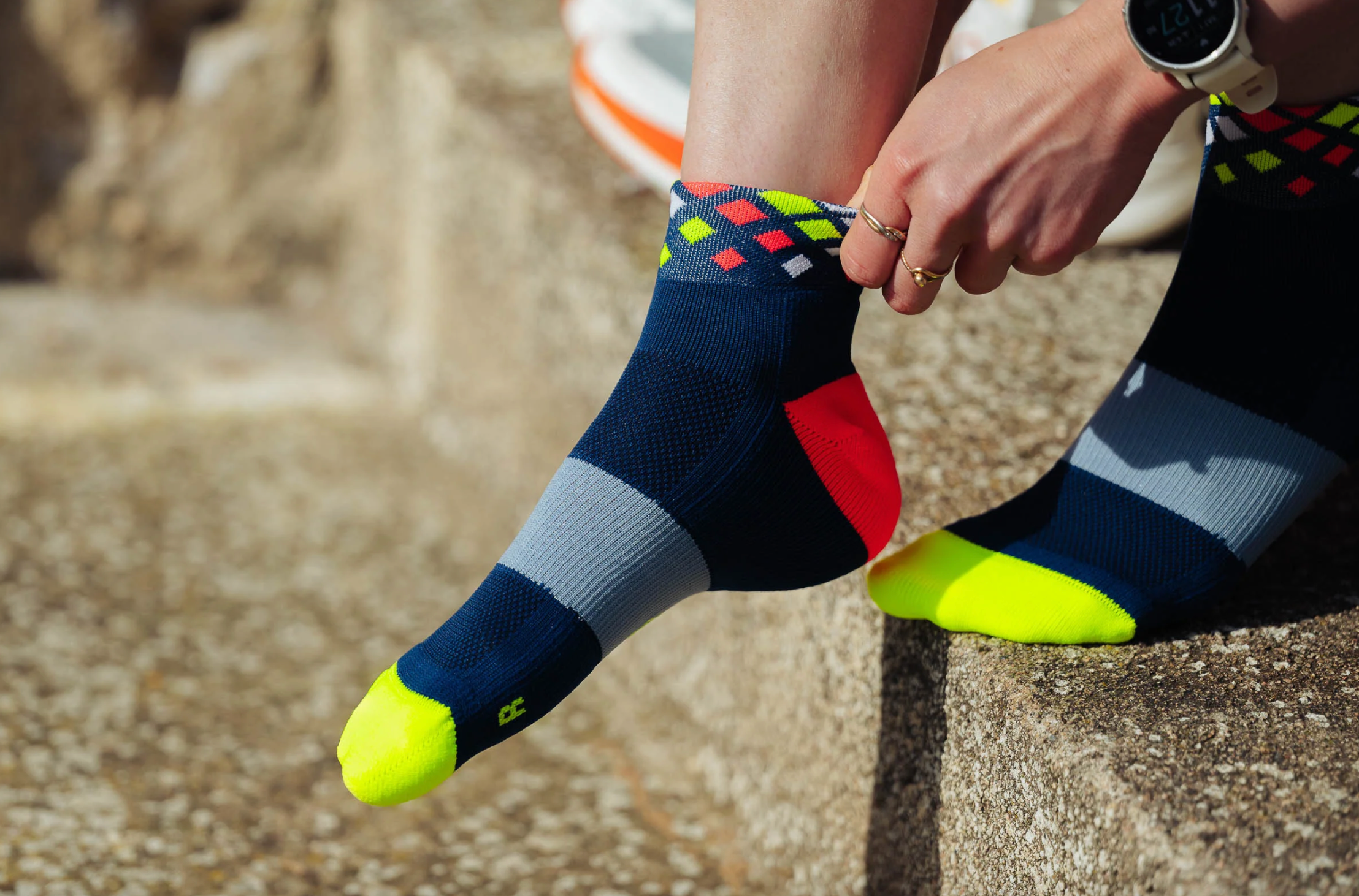 INCYLENCE RUNNING CRYSTALS SHORT NAVY CANARY