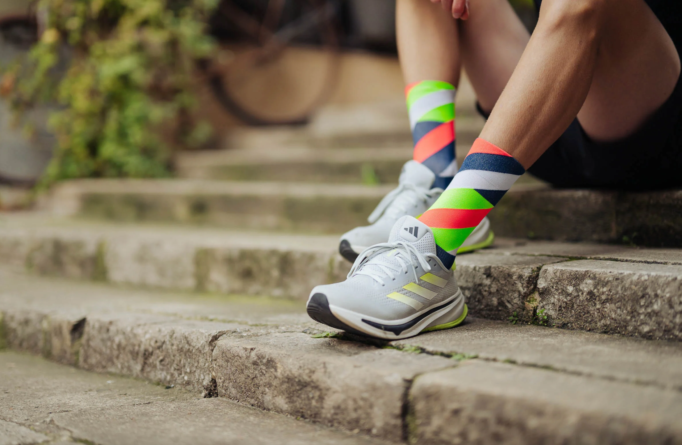 INCYLENCE RUNNING LOOPS NAVY GREEN INFERNO