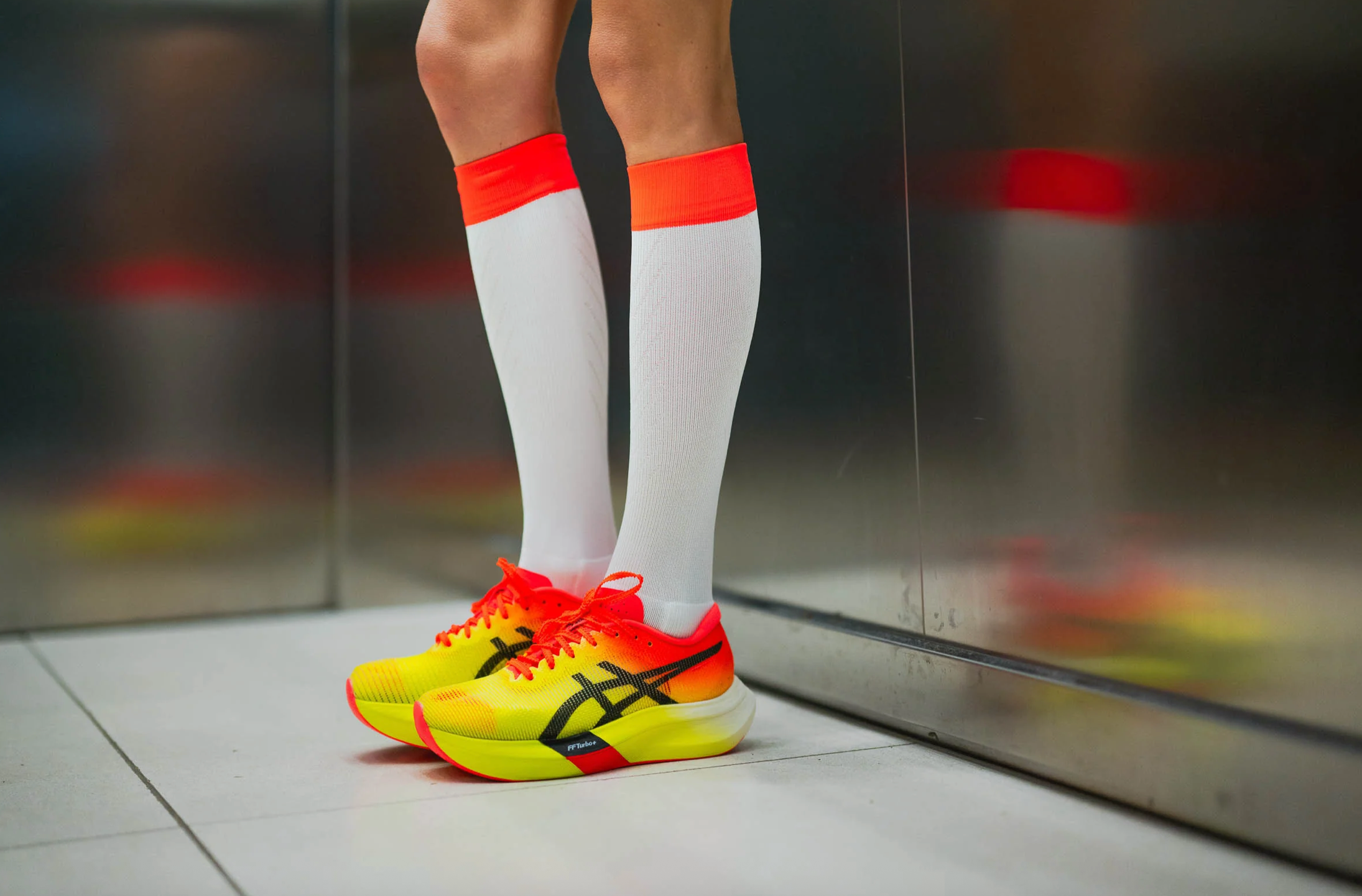 INCYLENCE RENEWED COMPRESSION V2 WHITE INFERNO