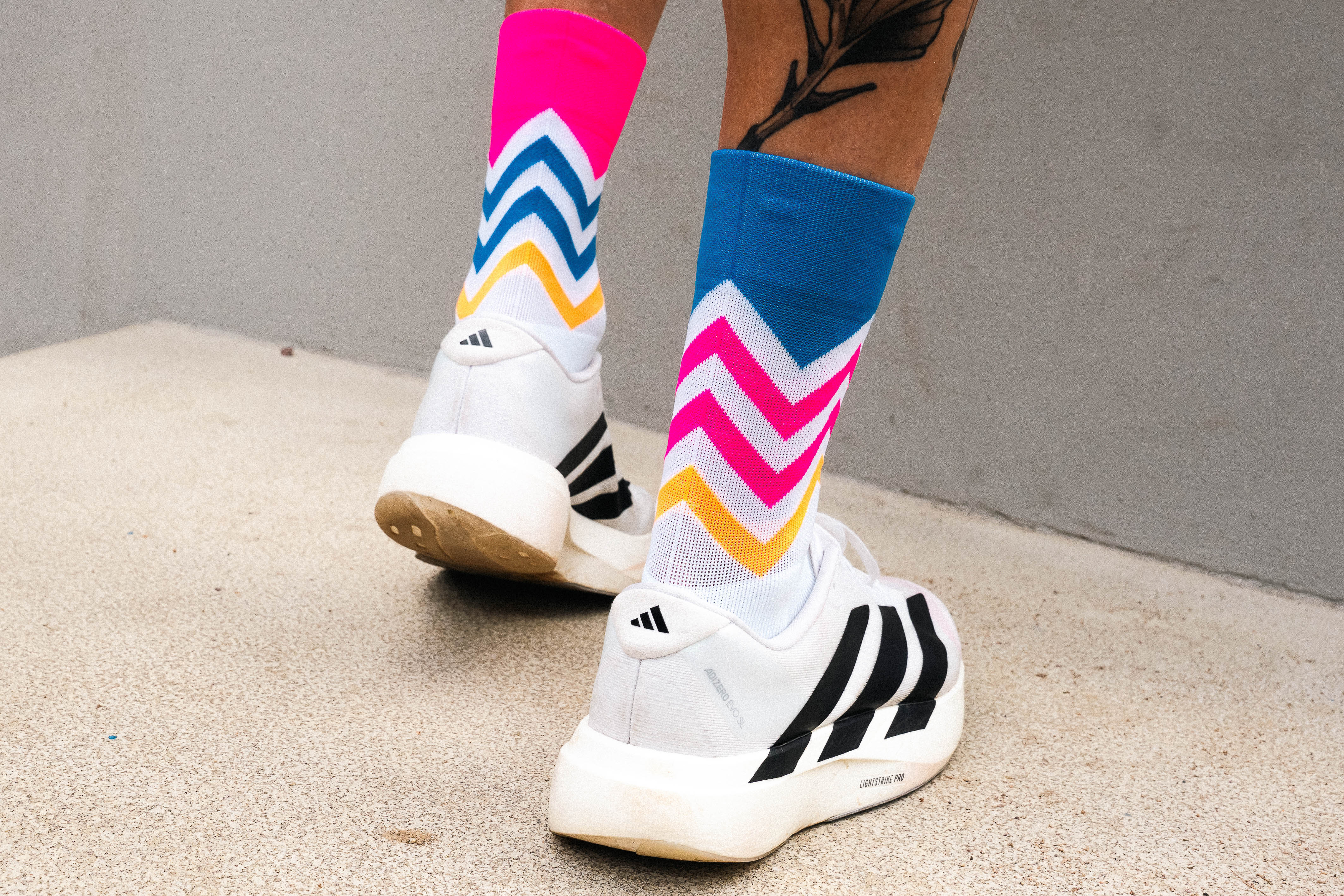 INCYLENCE RUNNING VOLTS BLUE PINK