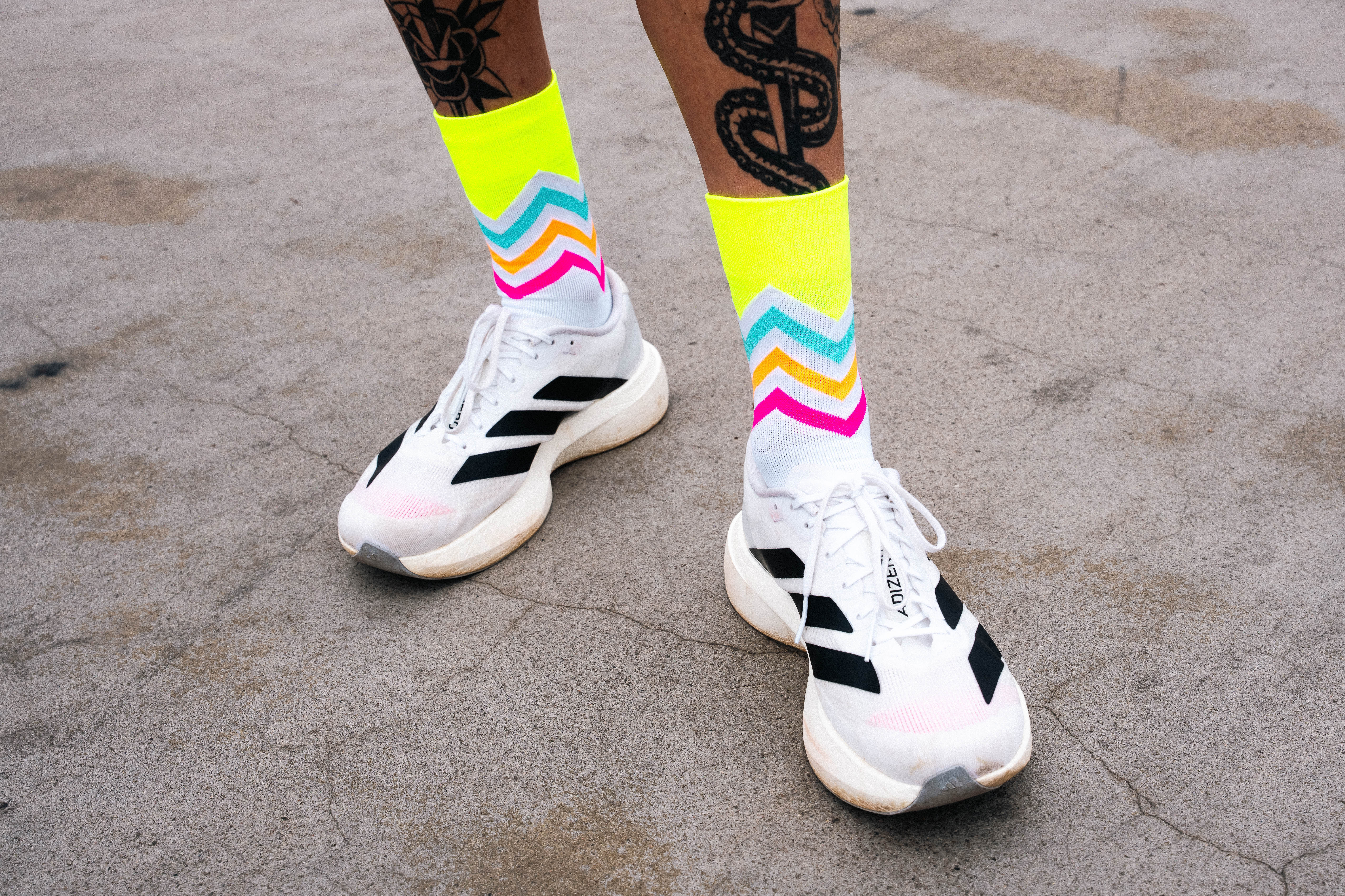 INCYLENCE RUNNING VOLTS CANARY PINK