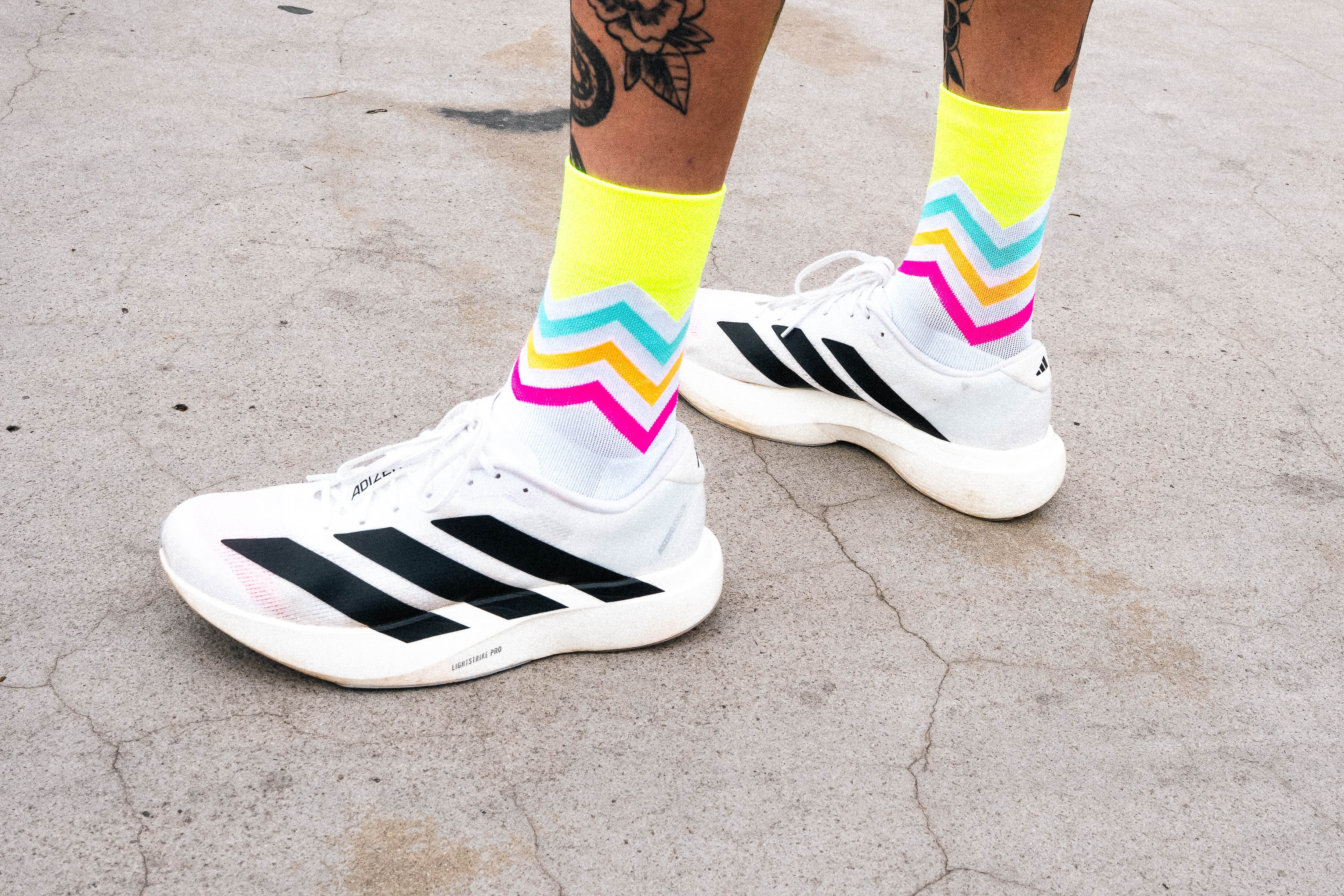 INCYLENCE RUNNING VOLTS CANARY PINK