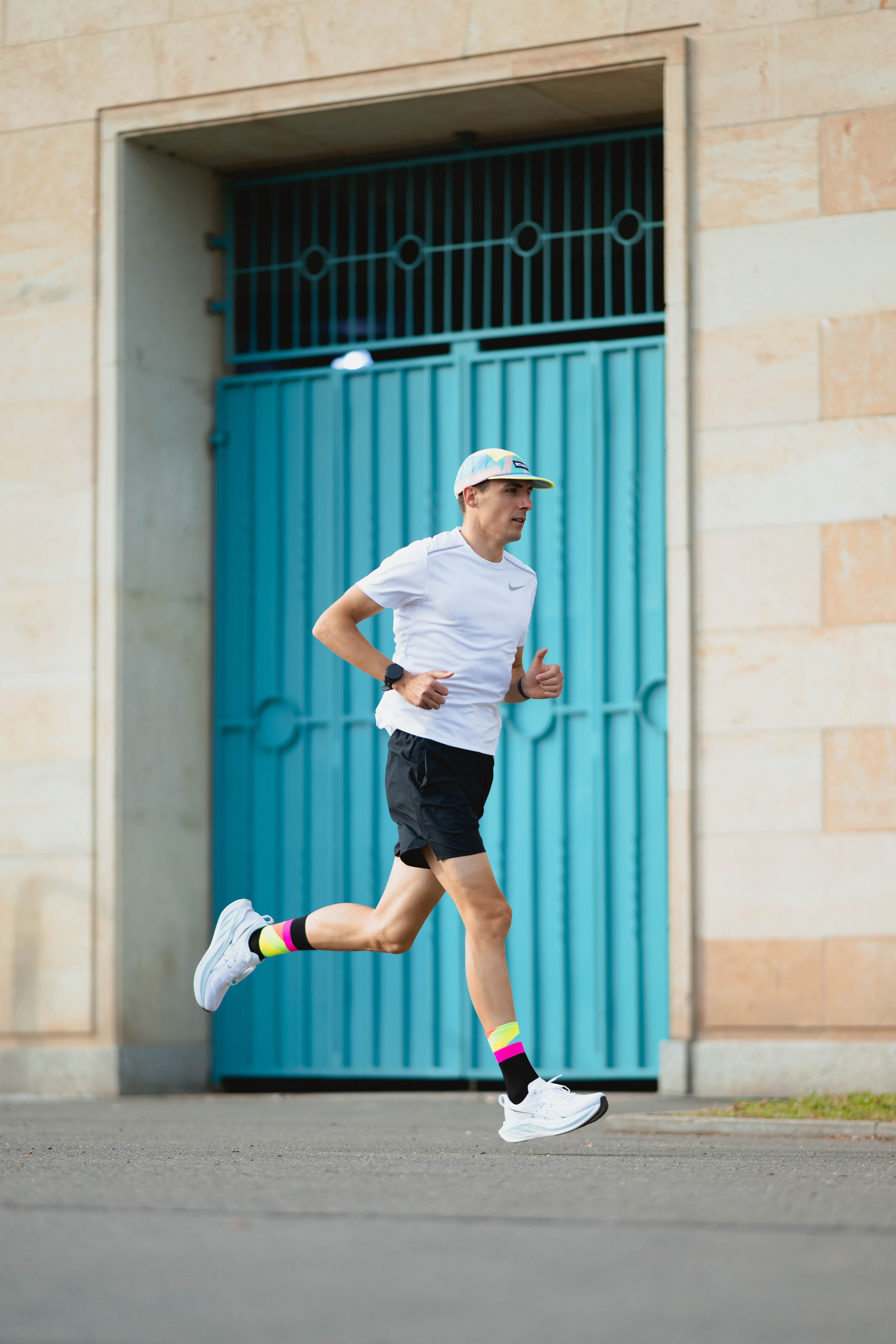 INCYLENCE ULTRALIGHT STRIDES BLACK PINK CANARY