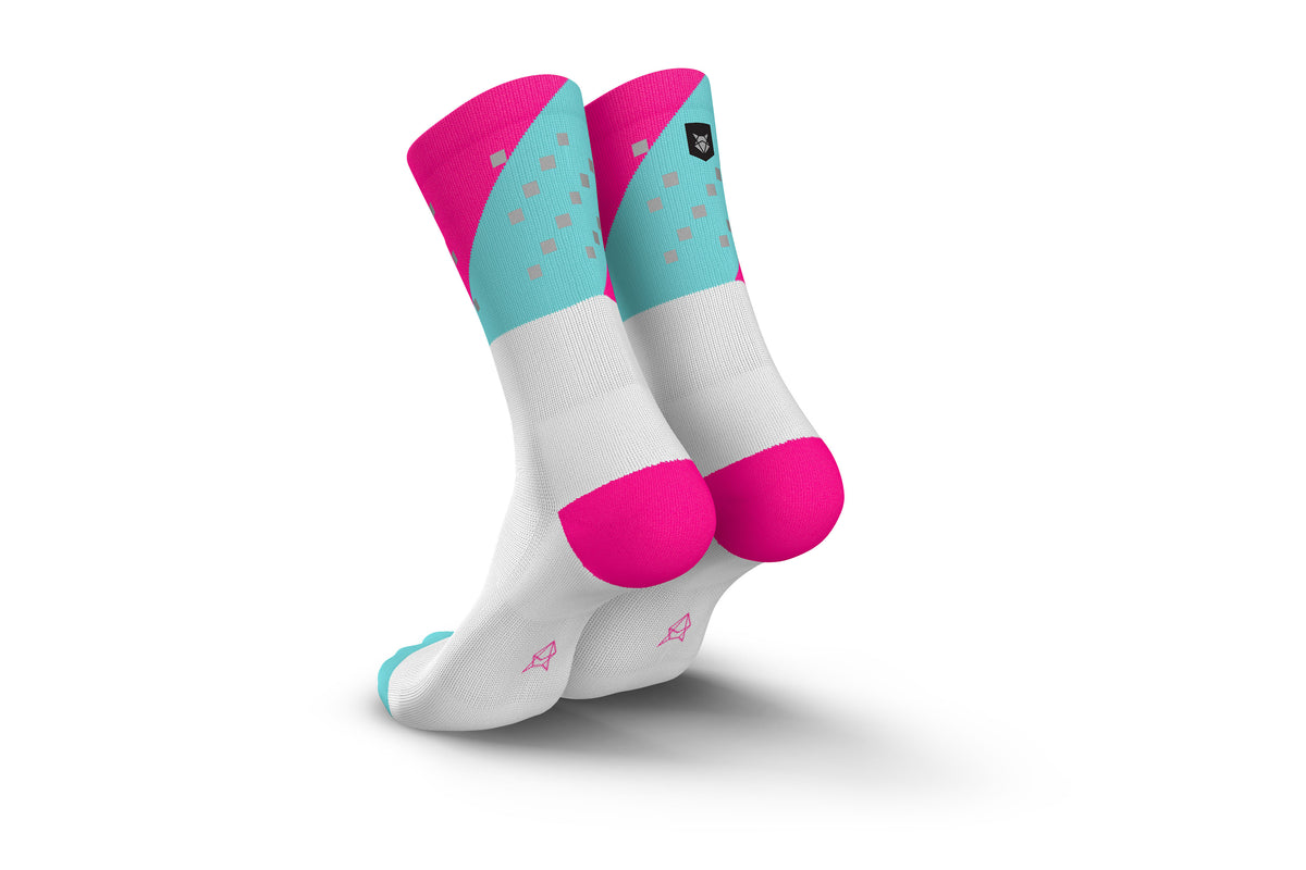 HIGH-VIZ V4 PINK MINT
