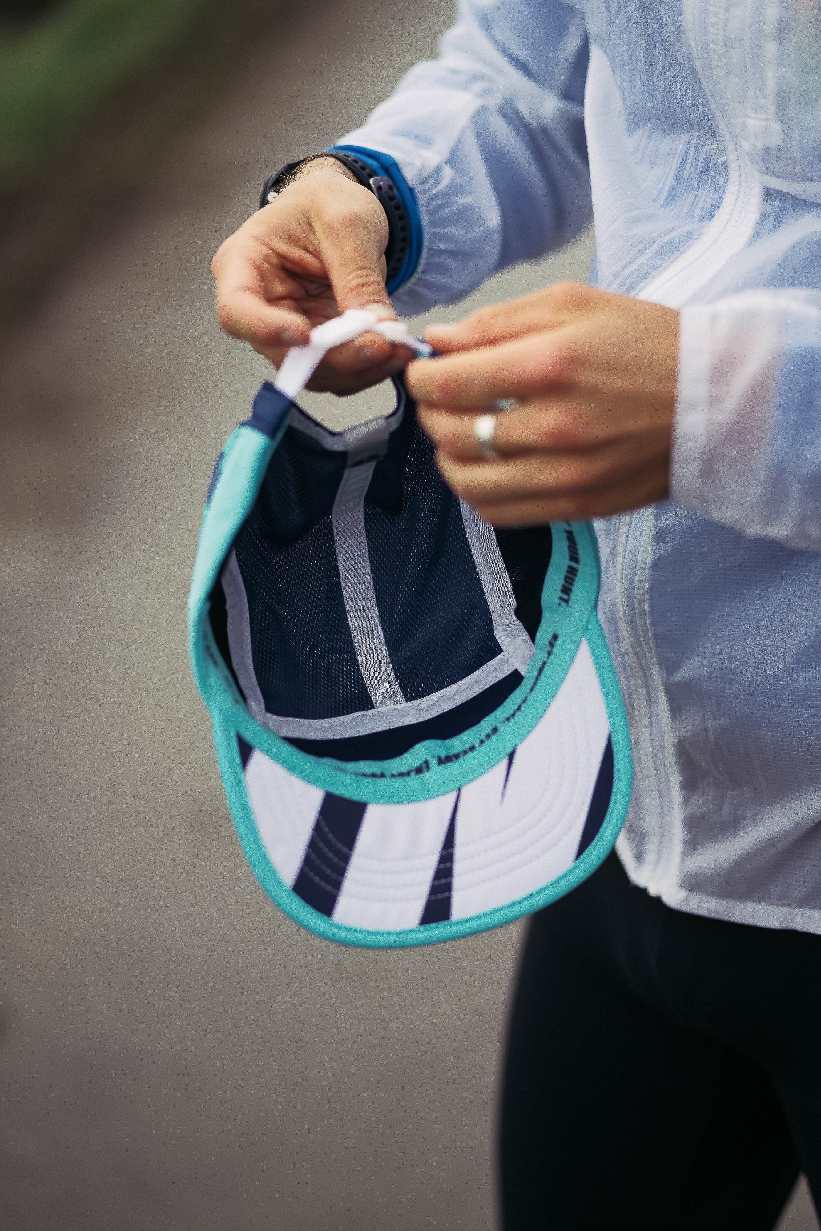 INCYLENCE RUNNING CAP COSMIC WAVE