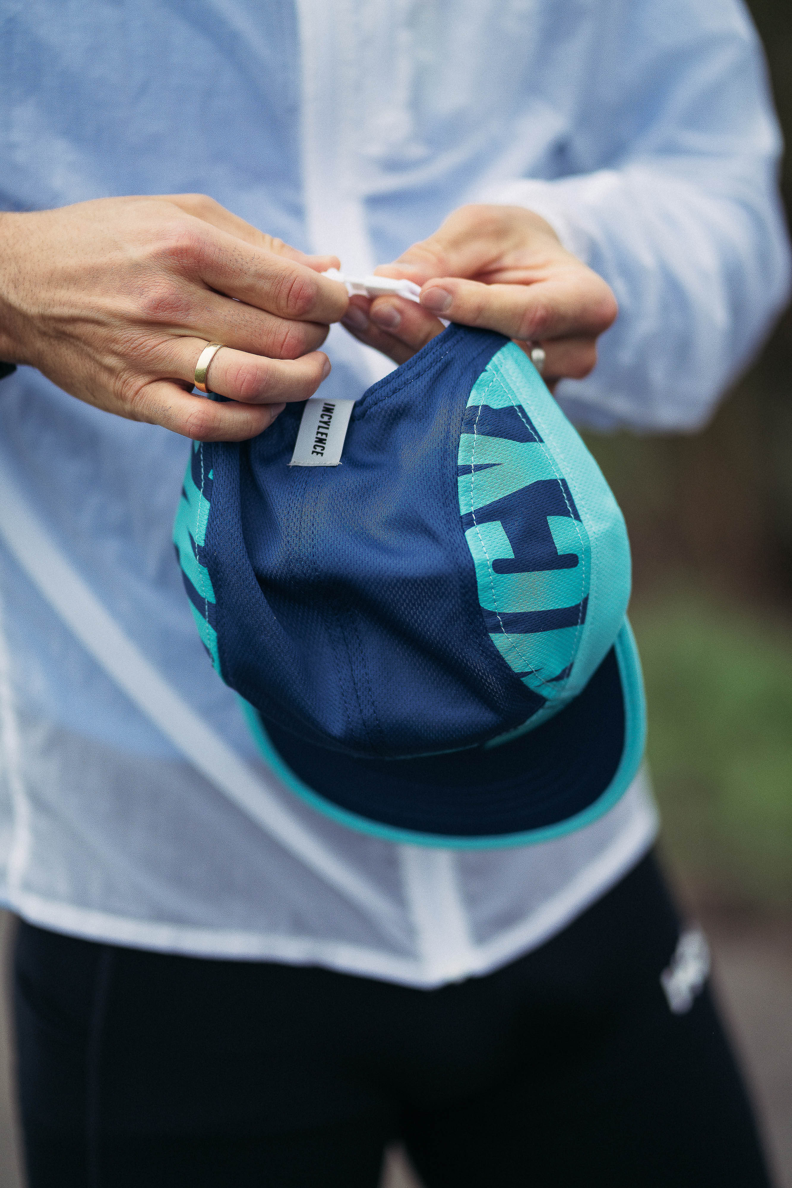 INCYLENCE RUNNING CAP COSMIC WAVE