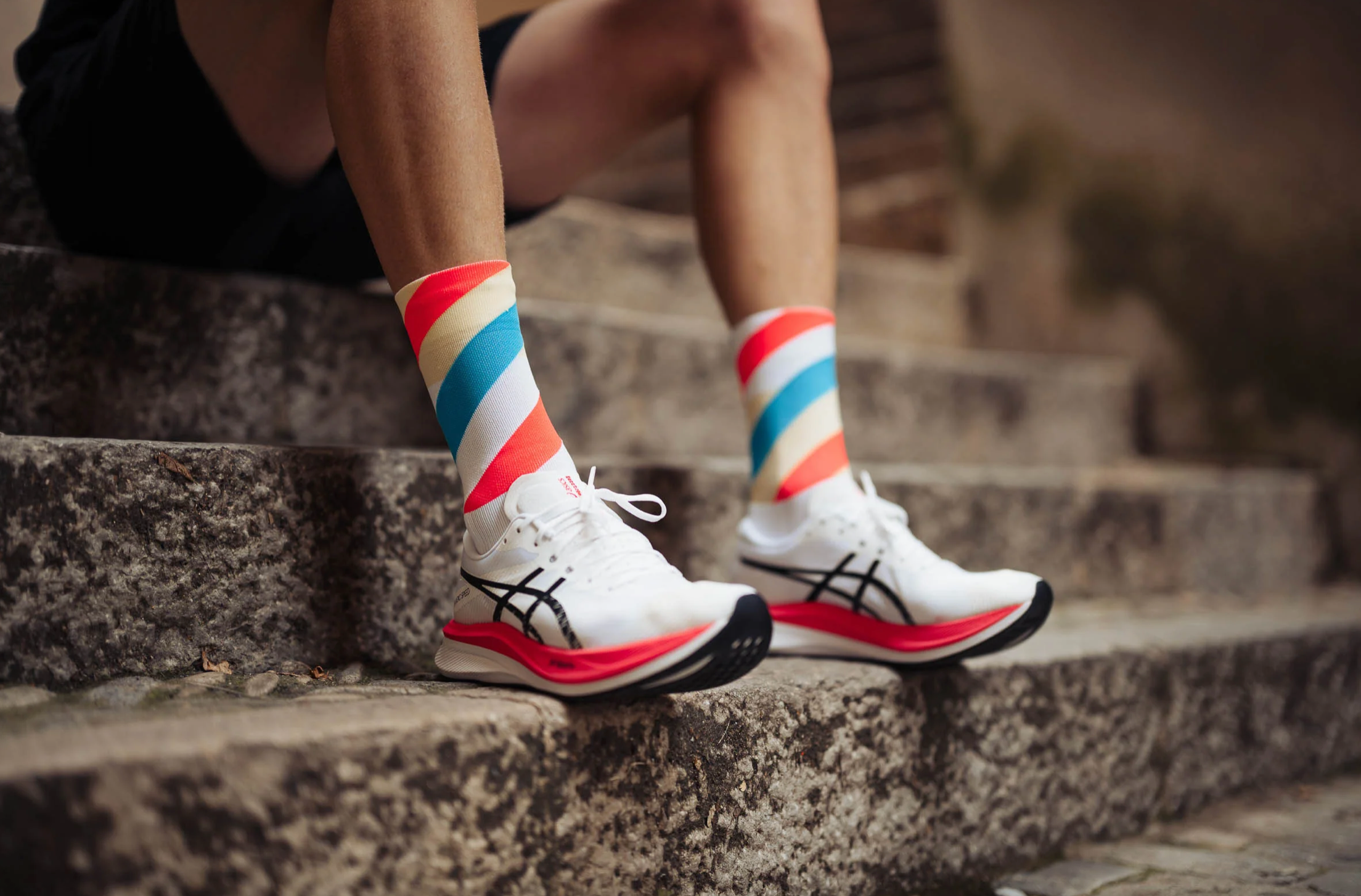 INCYLENCE RUNNING LOOPS WHITE BLUE INFERNO