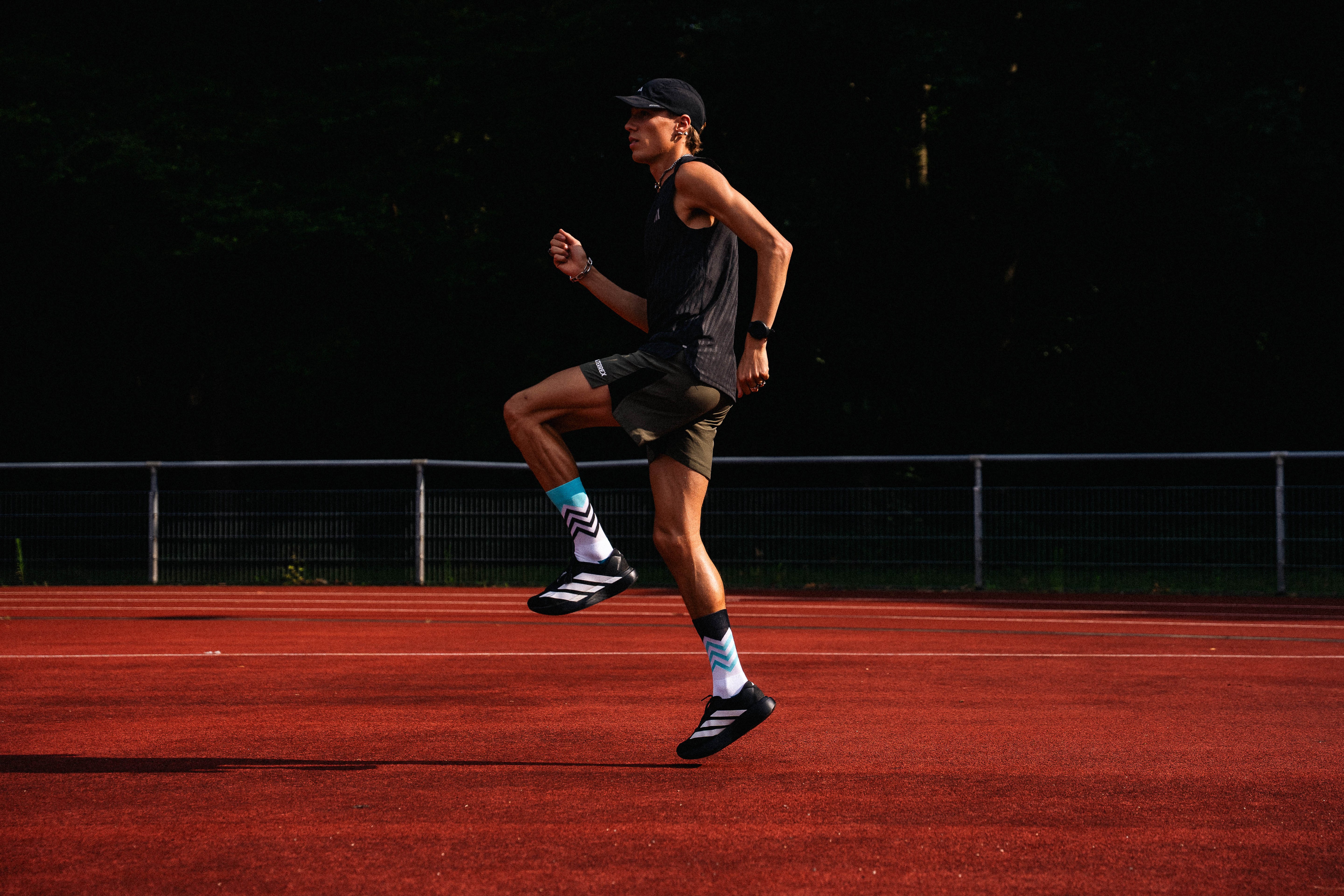 INCYLENCE RUNNING VOLTS CYAN BLACK